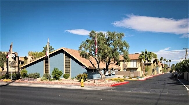 Decatur Point in Las Vegas, NV - Foto de edificio - Building Photo