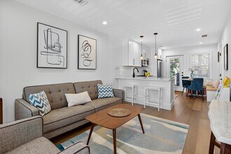 7 Bell Ct, Unit 2 in Boston, MA - Building Photo - Building Photo