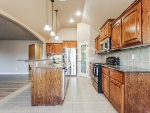 1628 East Edgewater St S in Broken Arrow, OK - Foto de edificio - Building Photo