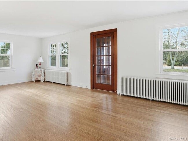 12 Summit Blvd in Westhampton, NY - Building Photo - Building Photo