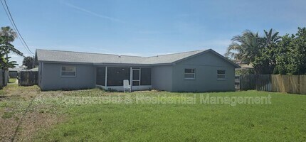 589 Coconut St in Satellite Beach, FL - Building Photo - Building Photo