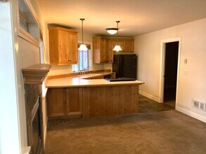 2473 NW Awbrey Rd, Unit 2473 NW Awbrey Rd #2 in Bend, OR - Building Photo - Building Photo