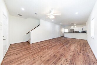 5007 Mallow St in Houston, TX - Building Photo - Building Photo