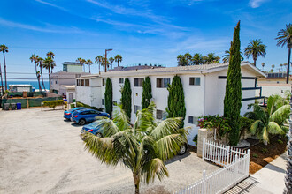 211 S Myers St in Oceanside, CA - Building Photo - Building Photo