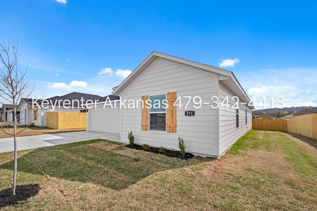 571 Raegan St in Prairie Grove, AR - Building Photo - Building Photo