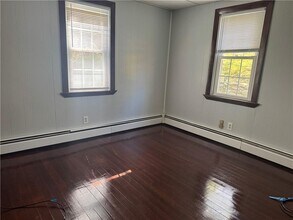 19 Whipple Ave in Smithfield, RI - Building Photo - Building Photo