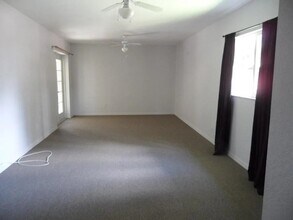 9260 Sedgefield Rd in North Fort Myers, FL - Building Photo - Building Photo