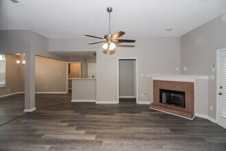 9996 Houston Birch Dr in Memphis, TN - Foto de edificio - Building Photo