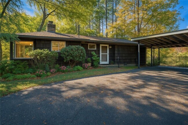 property at 796 Wesley Dr NW