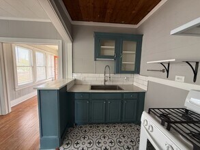 1743 McKinley Ave in San Antonio, TX - Building Photo - Building Photo