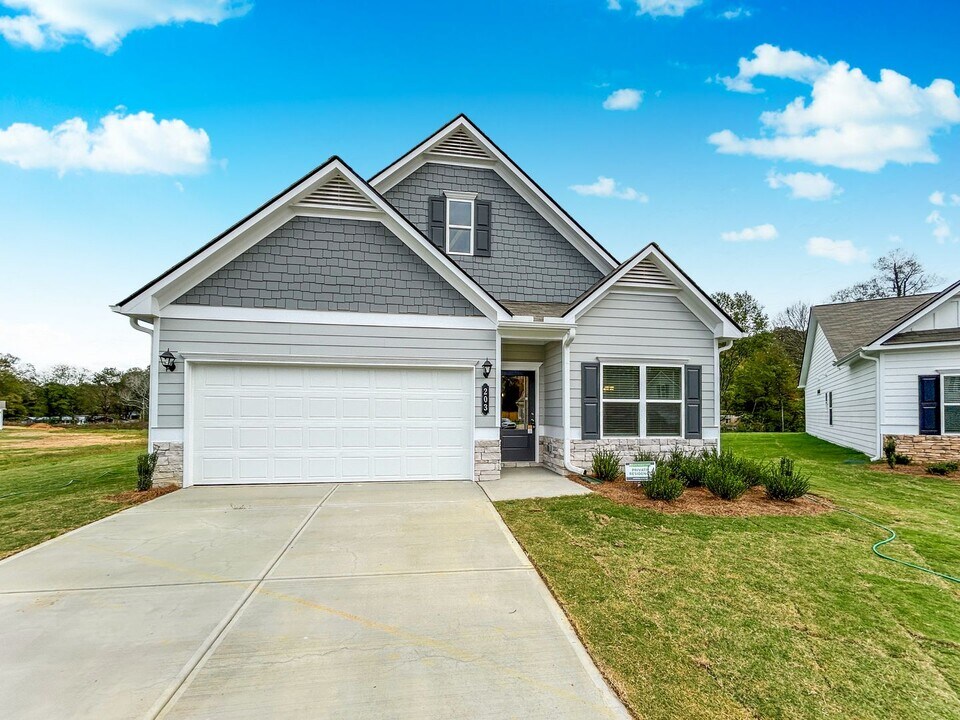 203 Edna Trl in Euharlee, GA - Building Photo