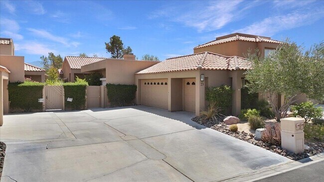 23 Pine Valley Dr in Rancho Mirage, CA - Foto de edificio - Building Photo