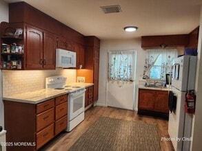 82F Dorchester Dr in Lakewood, NJ - Building Photo - Building Photo