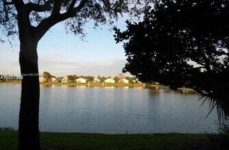 737 SW 122nd Ave in Pembroke Pines, FL - Building Photo - Building Photo