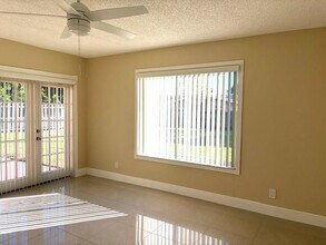 2562 NW 107th Ave in Sunrise, FL - Building Photo - Building Photo
