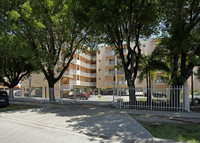 El Sol in Hialeah, FL - Foto de edificio - Building Photo