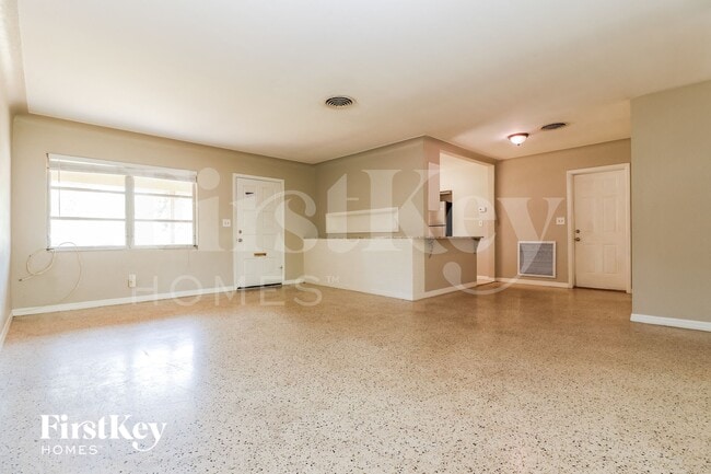 5900 Grove St S in St. Petersburg, FL - Foto de edificio - Building Photo