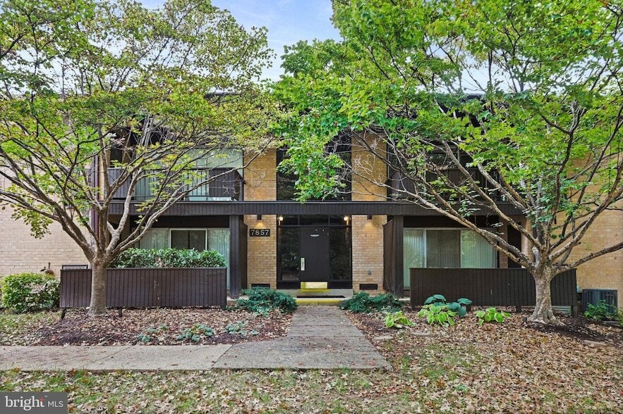 7857 Enola St, Unit 208 in McLean, VA - Building Photo