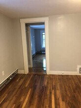 97 Oxford St, Unit 2 in Somerville, MA - Building Photo - Building Photo