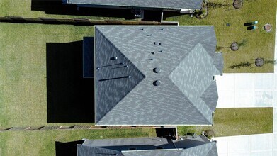 15317 Dapple Blf Ln in Conroe, TX - Foto de edificio - Building Photo