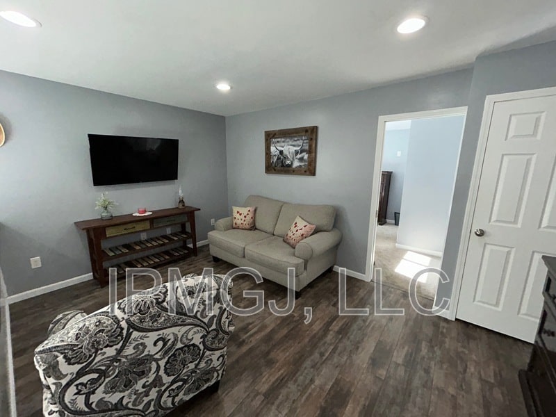 201 Plateau Ave in Collbran, CO - Building Photo