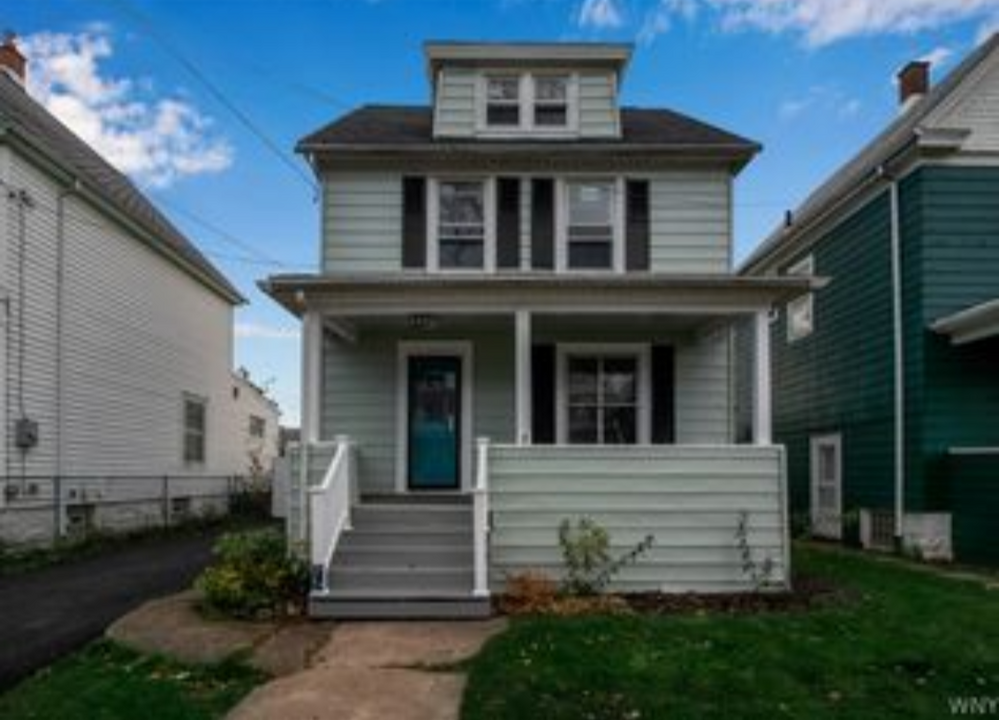 2025 La Salle Ave in Niagara Falls, NY - Building Photo