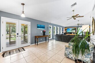 10370 Main Dr in Bonita Springs, FL - Foto de edificio - Building Photo