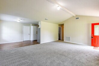 3210 Ridgefield Rd in La Porte, TX - Building Photo - Building Photo