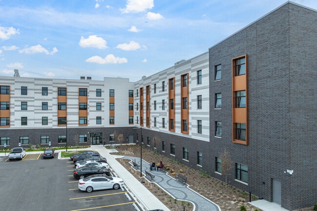 Otto Square Veterans in Chicago Heights, IL - Building Photo - Building Photo