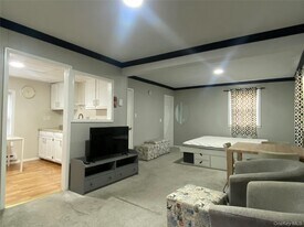 702 Fox Run Ln in Carmel, NY - Building Photo