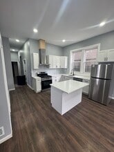 540 S 20th St, Unit 1st Floor in Newark, NJ - Building Photo - Building Photo