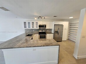 9944 Costa Del Sol Blvd in Doral, FL - Building Photo - Building Photo