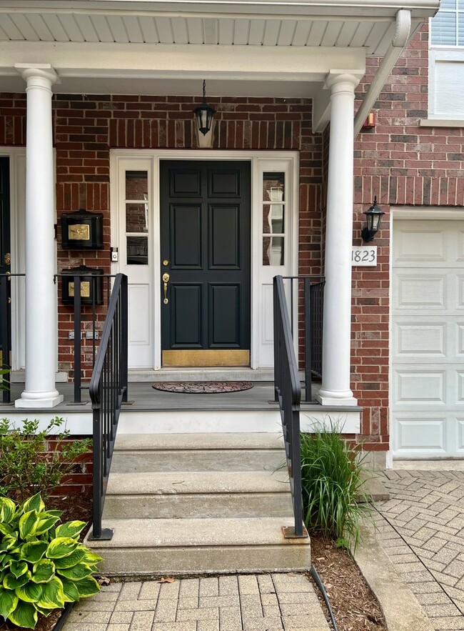 1823 Grove St in Glenview, IL - Building Photo - Building Photo