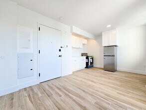 217 W 123rd St in New York, NY - Building Photo - Building Photo