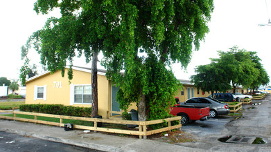 701 S G St in Lake Worth, FL - Building Photo - Building Photo