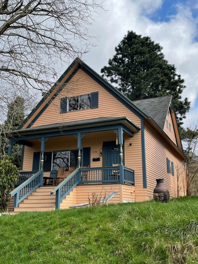 property at 1534 Grant St