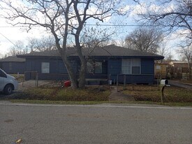 7607 Verdinell St in Baytown, TX - Building Photo