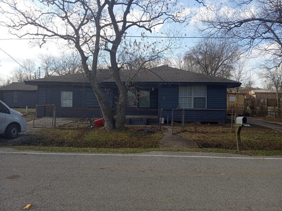 7607 Verdinell St in Baytown, TX - Building Photo