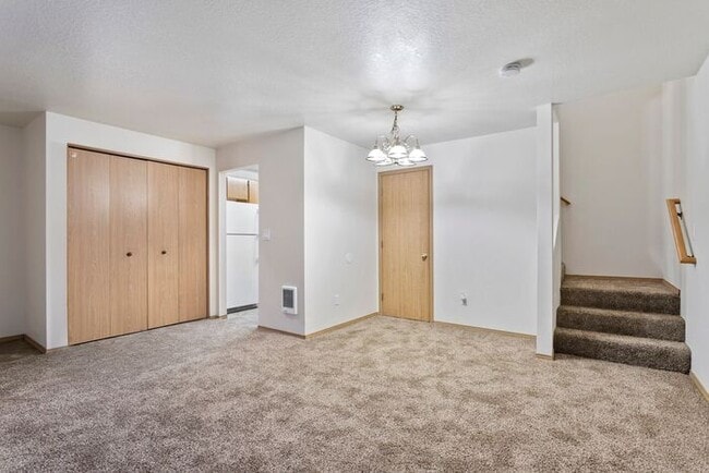 209 NE 148th Ave in Portland, OR - Building Photo - Building Photo