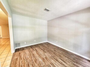 612 Littlewood in Baytown, TX - Building Photo - Building Photo