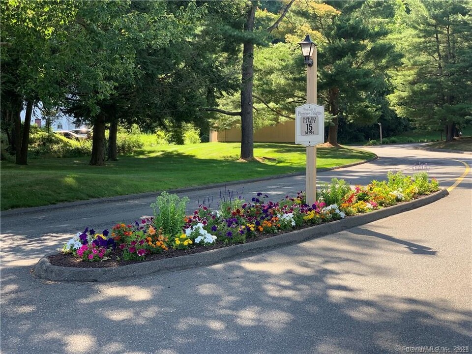 11 Chipmunk Terrace in Bethel, CT - Building Photo