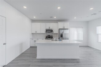 9940 Kimura Hls Ave in Las Vegas, NV - Building Photo - Building Photo