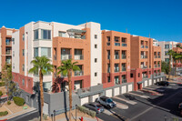 Manhattan Condominiums in Las Vegas, NV - Building Photo - Primary Photo