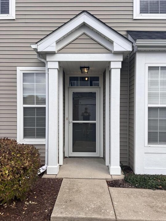 5111 Freeport Ct in Plainfield, IL - Building Photo