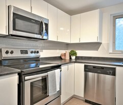 Elroy Apartments in Fredericton, NB - Building Photo