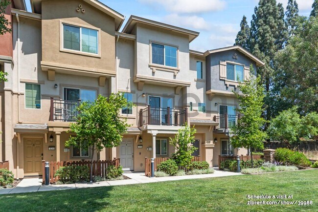 1260 Detroit Ave in Concord, CA - Building Photo - Building Photo