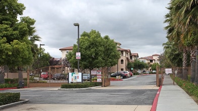 Portofino Villas in Pomona, CA - Foto de edificio - Building Photo