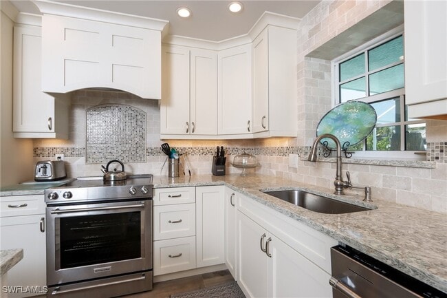 property at 9755 Bobwhite Ln