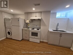 26 Catamaran Dr in Wasaga Beach, ON - Building Photo - Building Photo