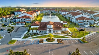Venetian Apartments in Ft. Myers, FL - Building Photo
